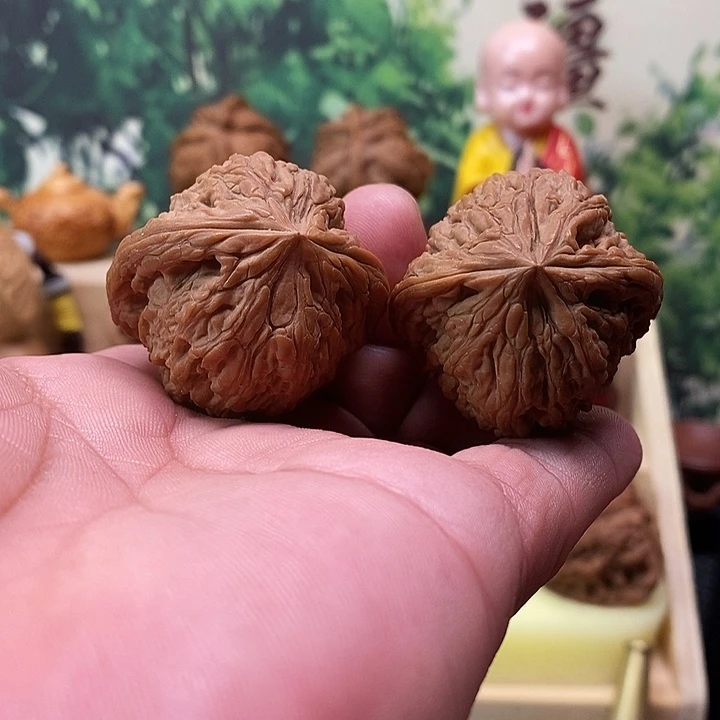 笑***痴吊坠文玩核桃拉丝酒杯木塞南疆石
