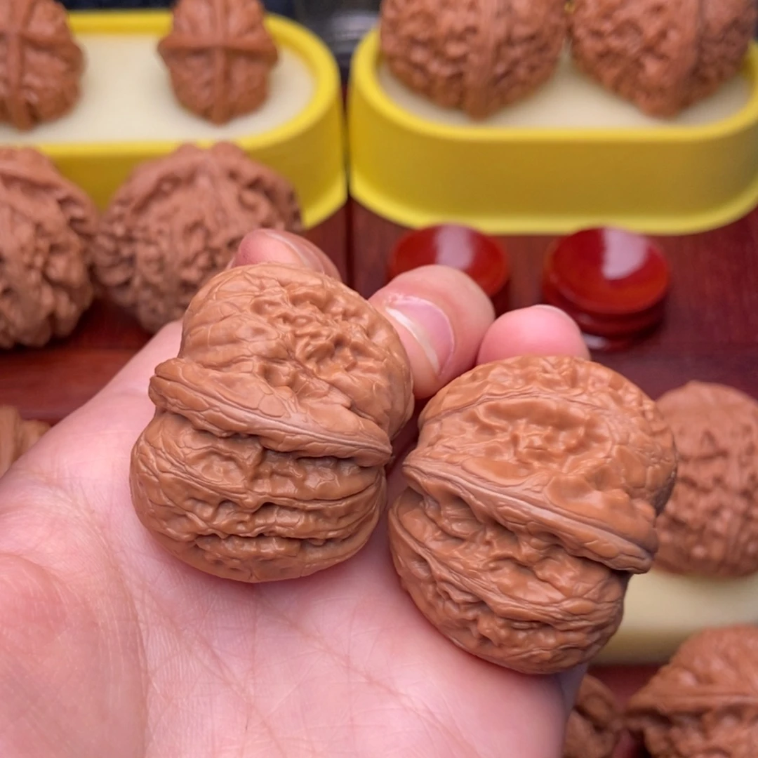 文玩核桃把件土*粉38平谷双头翘脑元宝