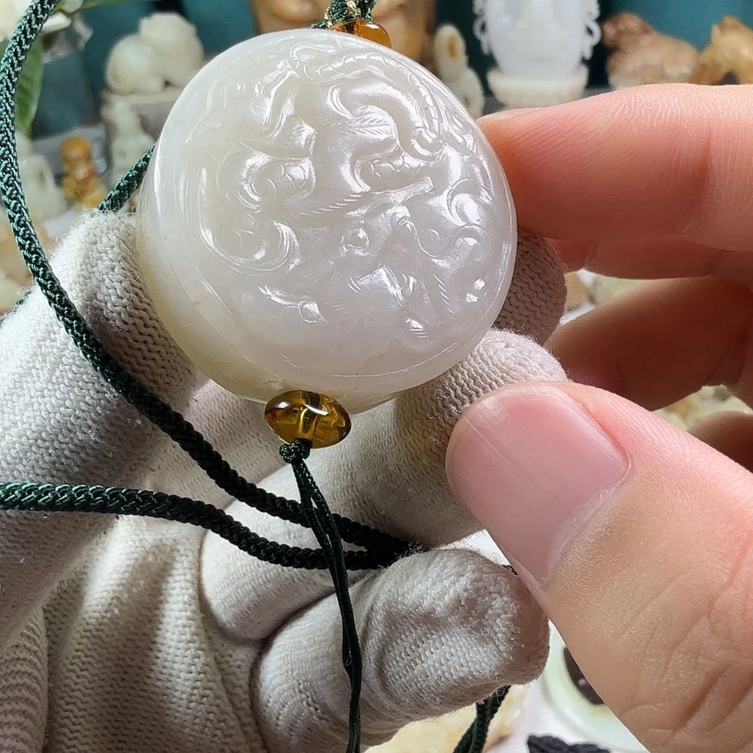 和田玉（糖玉）未镶嵌颈饰小***p