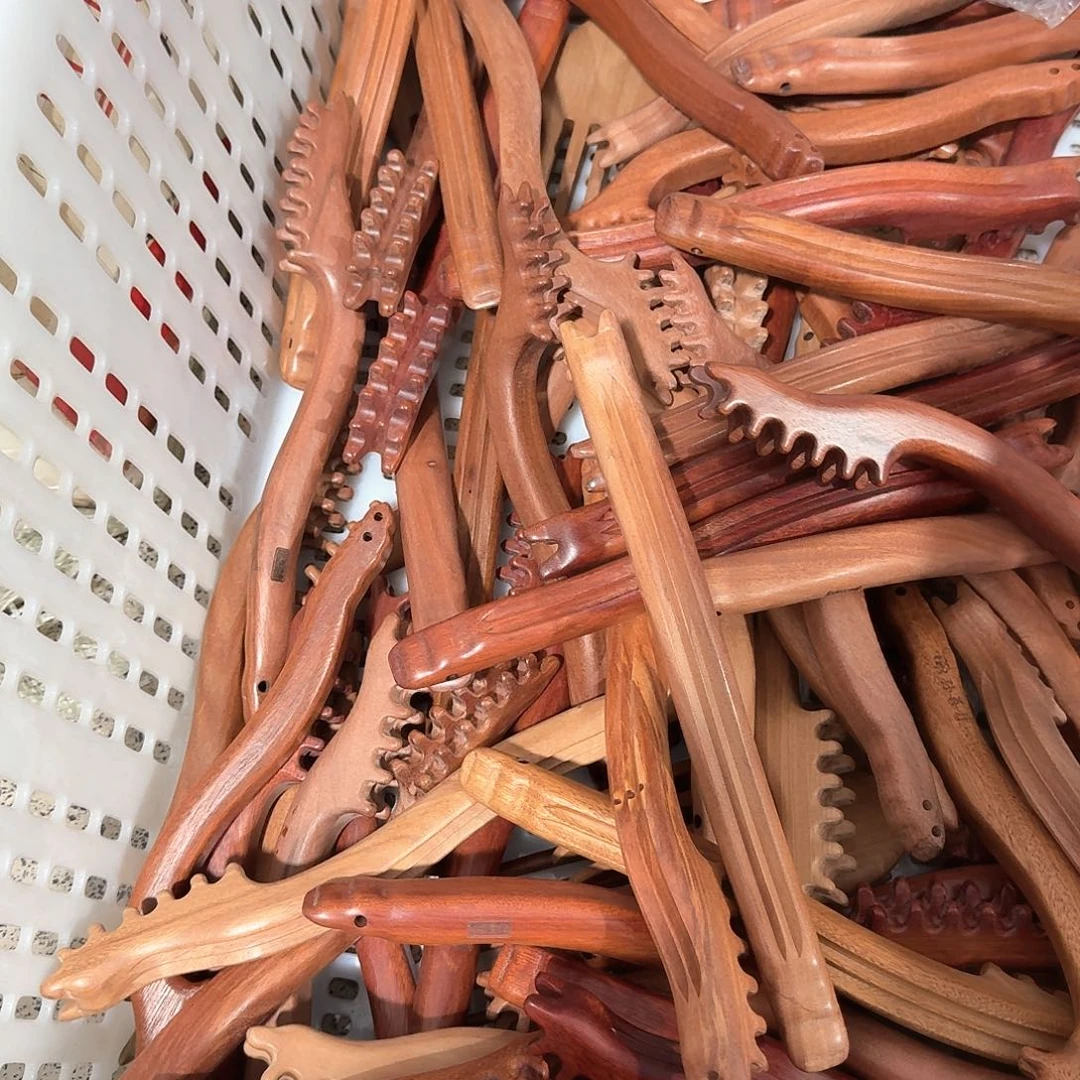 红檀香木小号痒痒耙子瑕疵