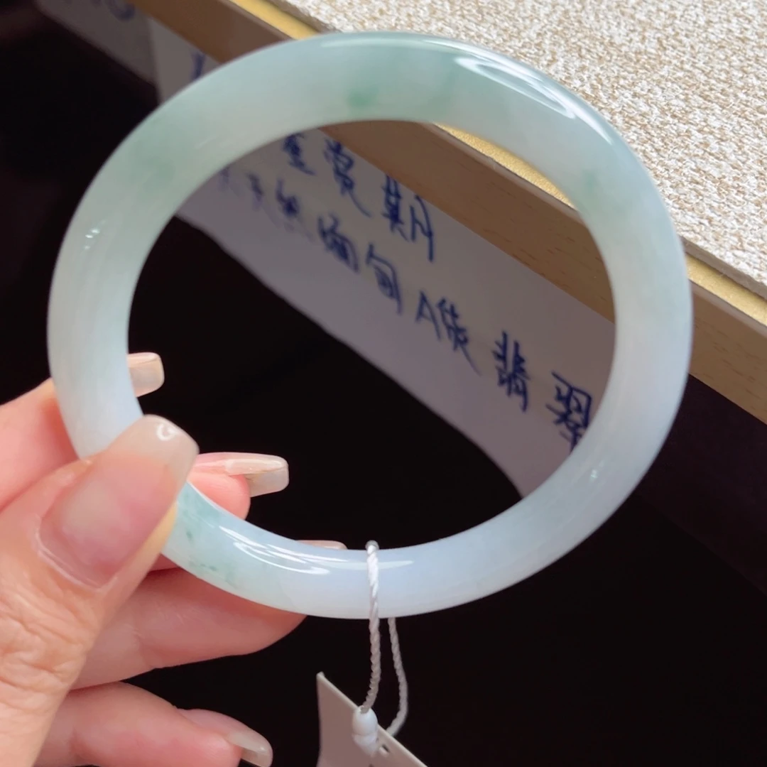 未镶嵌手镯翡翠我