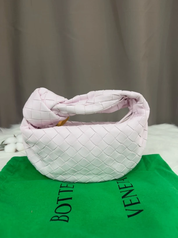 99新 BOTTEGA VENETA/葆蝶家 BVminiJodie迷你饺子包手提包樱花粉