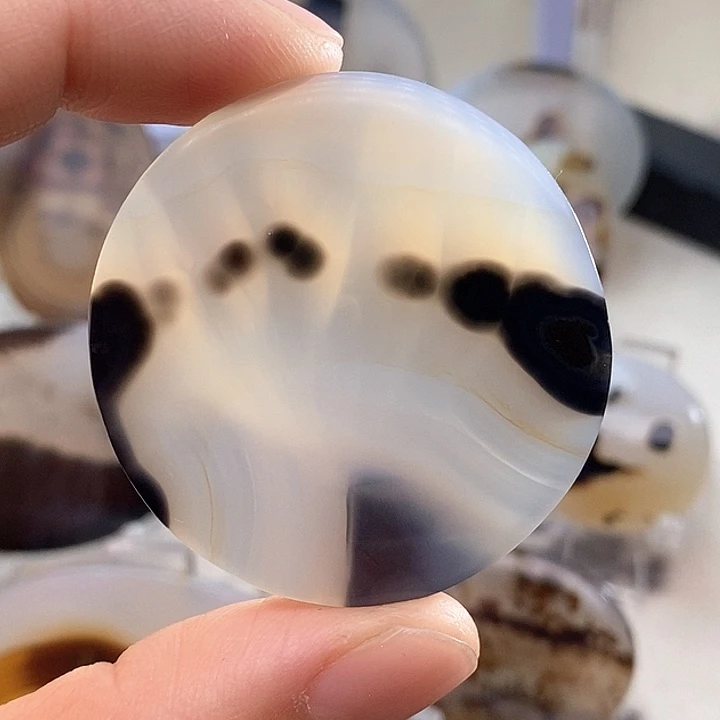 玛瑙/玉髓颈饰未镶嵌