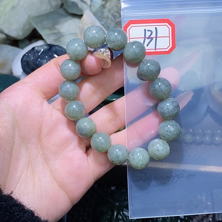 和田玉和田玉边角料随机发未镶嵌