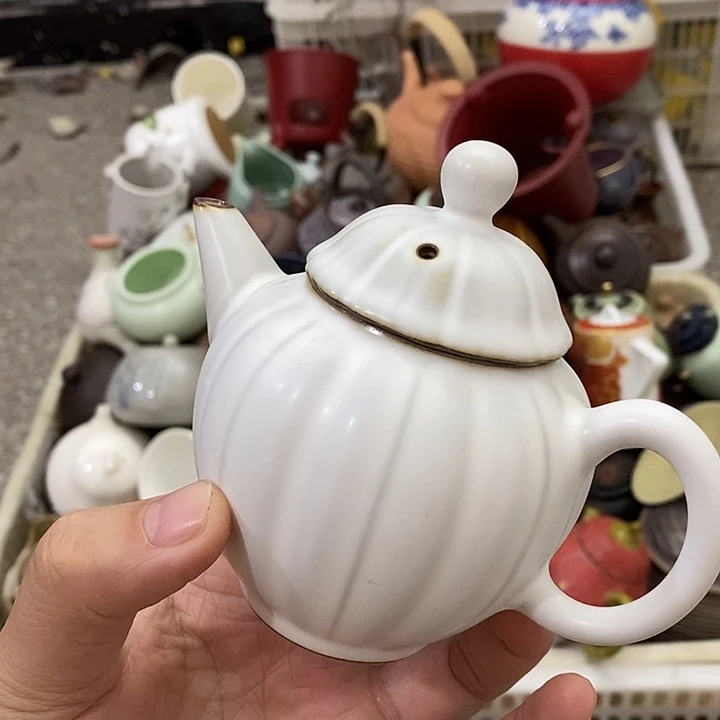陶瓷艺术品及陶瓷壶