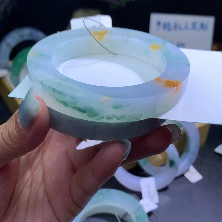 未镶嵌翡翠手镯定制翡翠