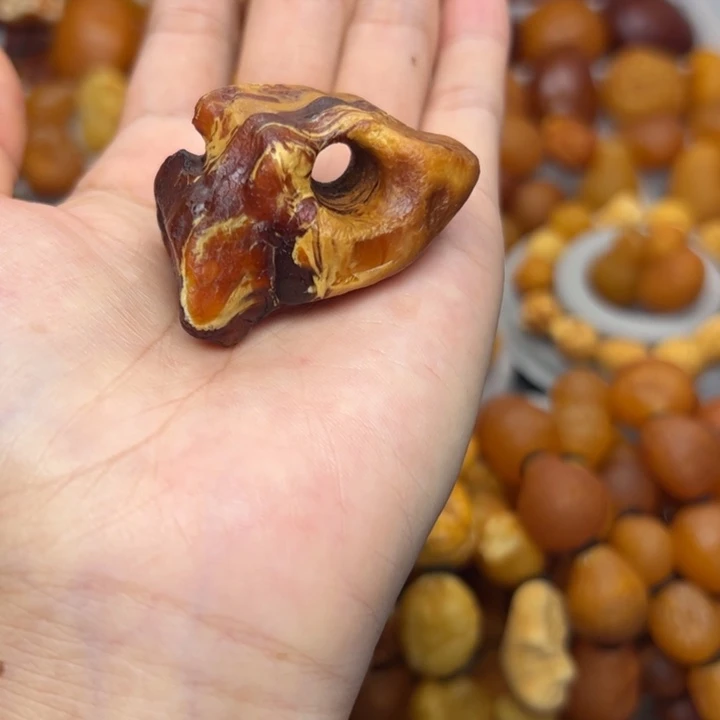 琥珀未镶嵌裸石天然蜜蜡