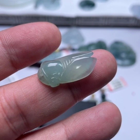 翡翠颈饰未镶嵌乔*娜挂件