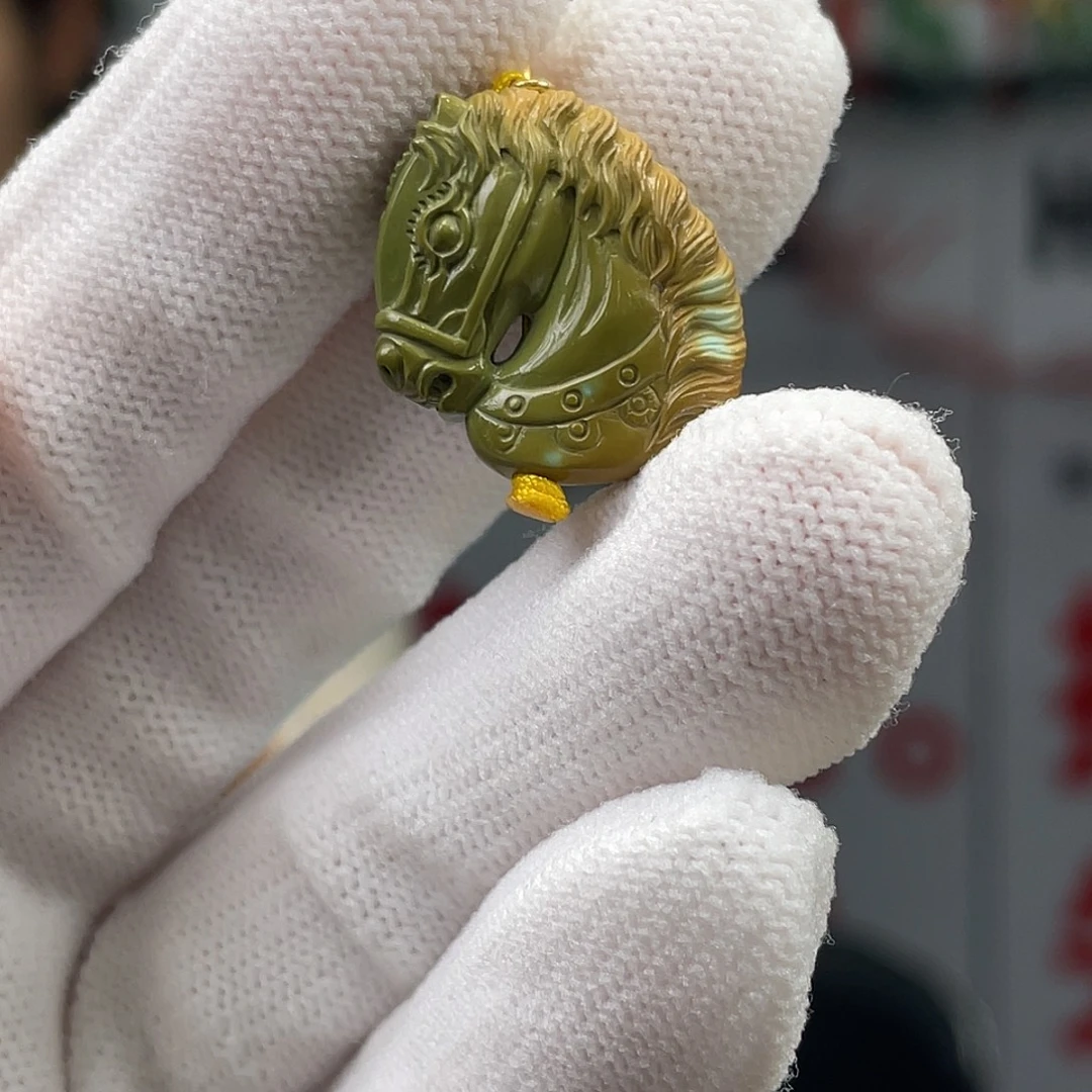 绿松石未镶嵌挂件