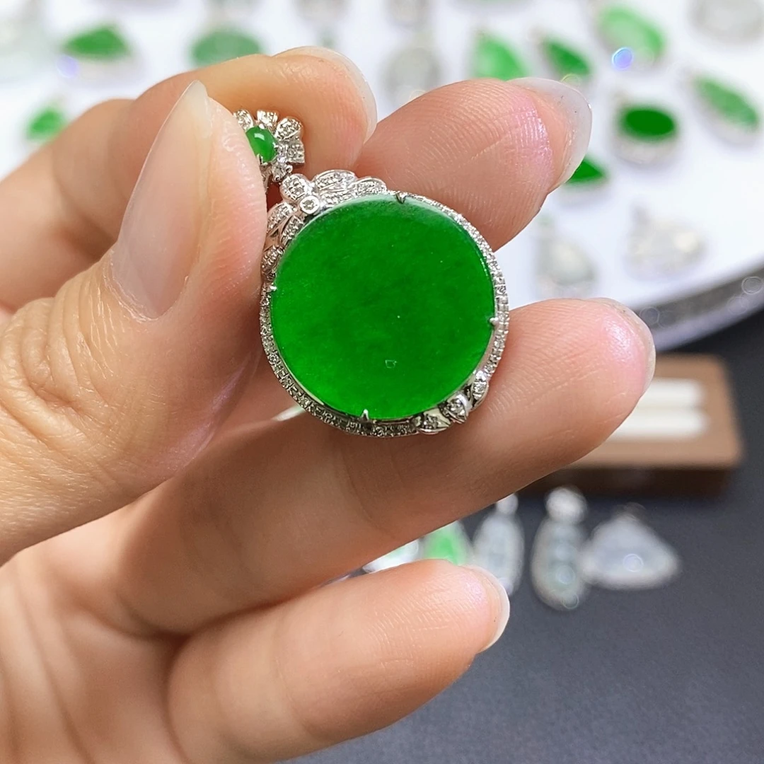 翡翠18K金镶嵌吊坠(不含链)