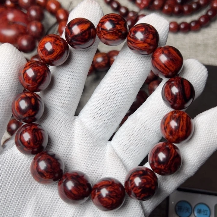 木用****6海南红降1.5黑金满纹满油超一档圆珠