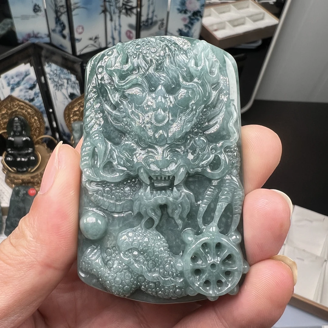 纯天然A货翡翠《龙牌》挂件