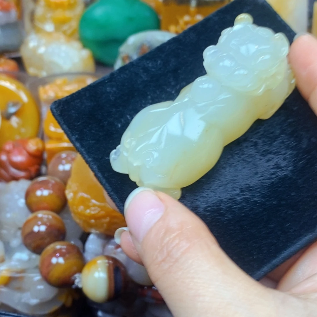 未镶嵌石英质玉（黄龙玉）吊坠(不含链)