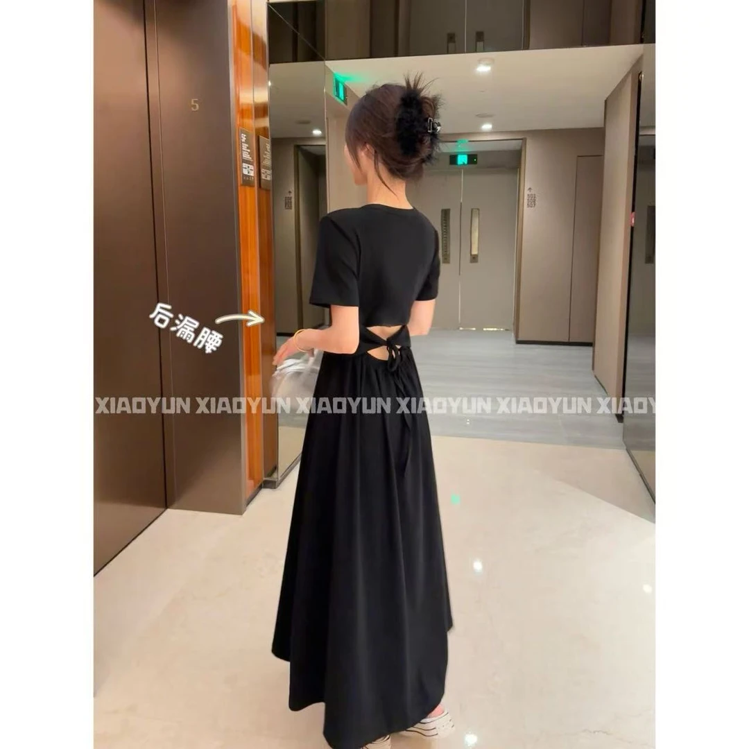 U领后露腰连衣裙 小允姐姐2025新款气质时尚高级U领后露腰连衣裙