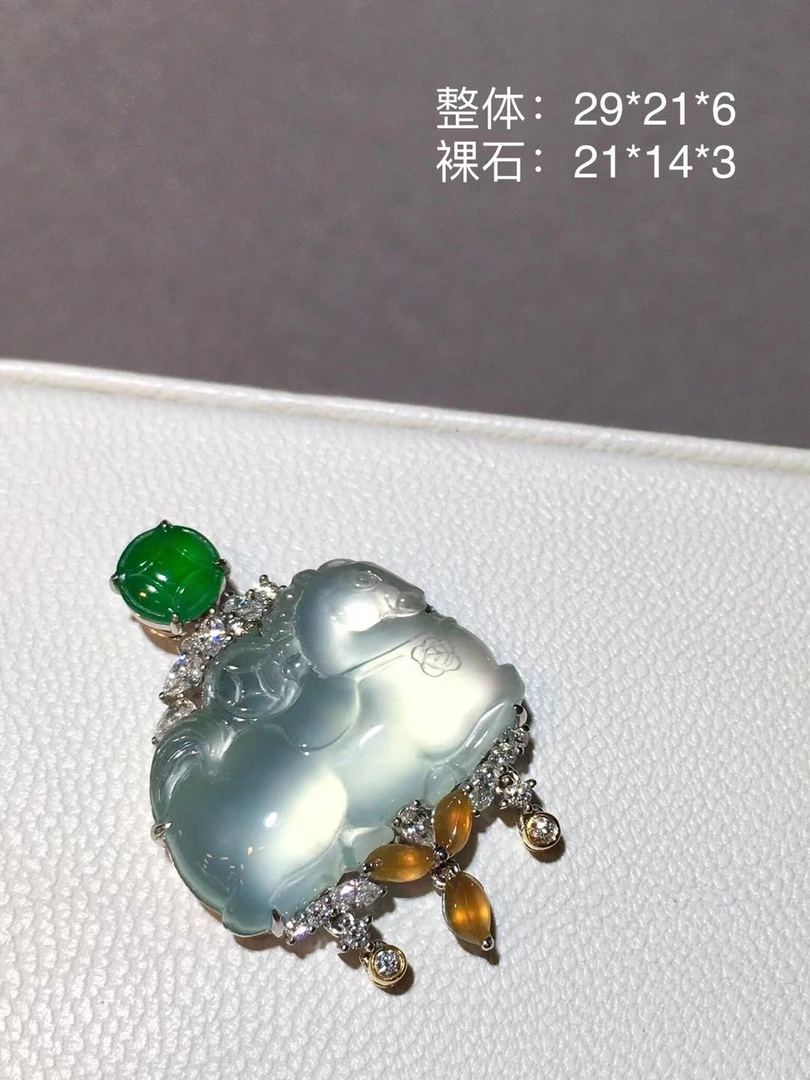 天然缅甸A货翡翠冰种唐马吊坠