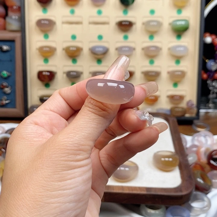 合金戒指玛瑙/玉髓一****?