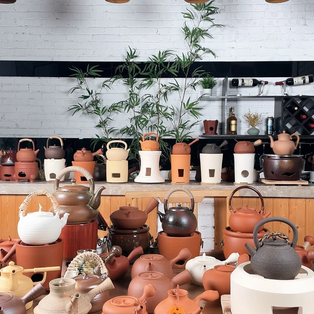 小***凯红泥矮炉十800 cc手工岩泥提梁壶