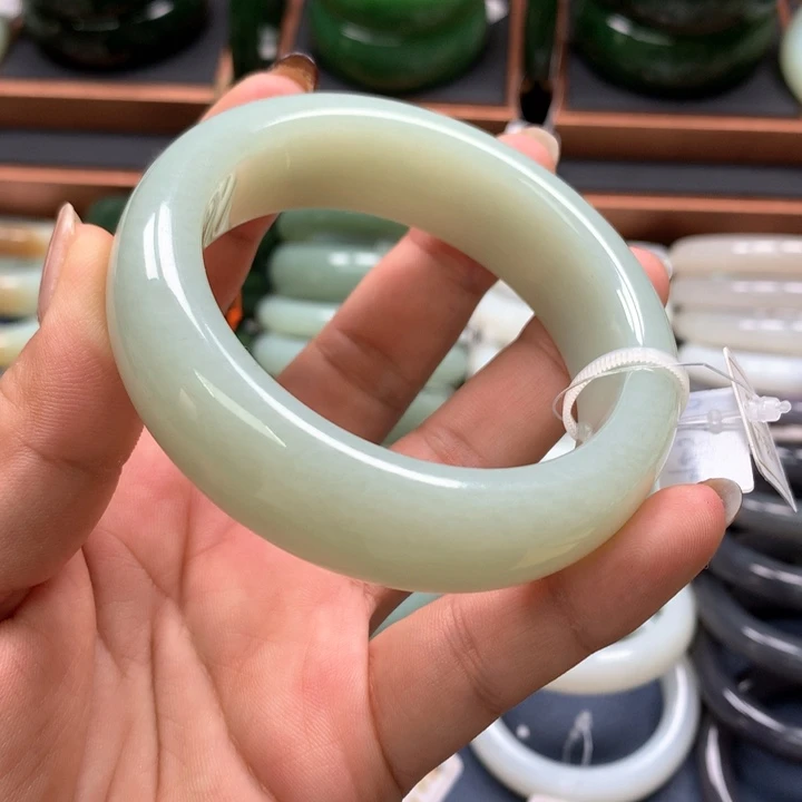【闪购商品】未镶嵌手镯和田玉