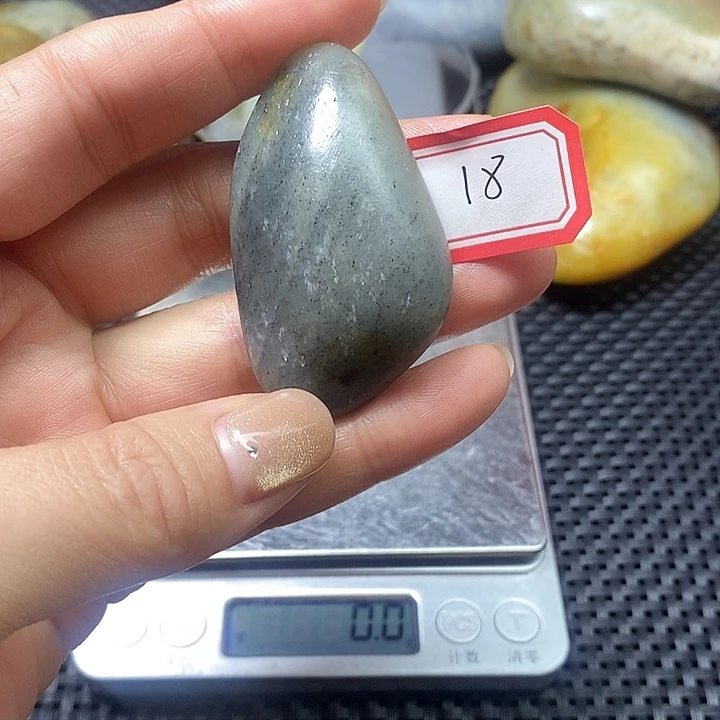 和田玉未镶嵌珠宝奇石18