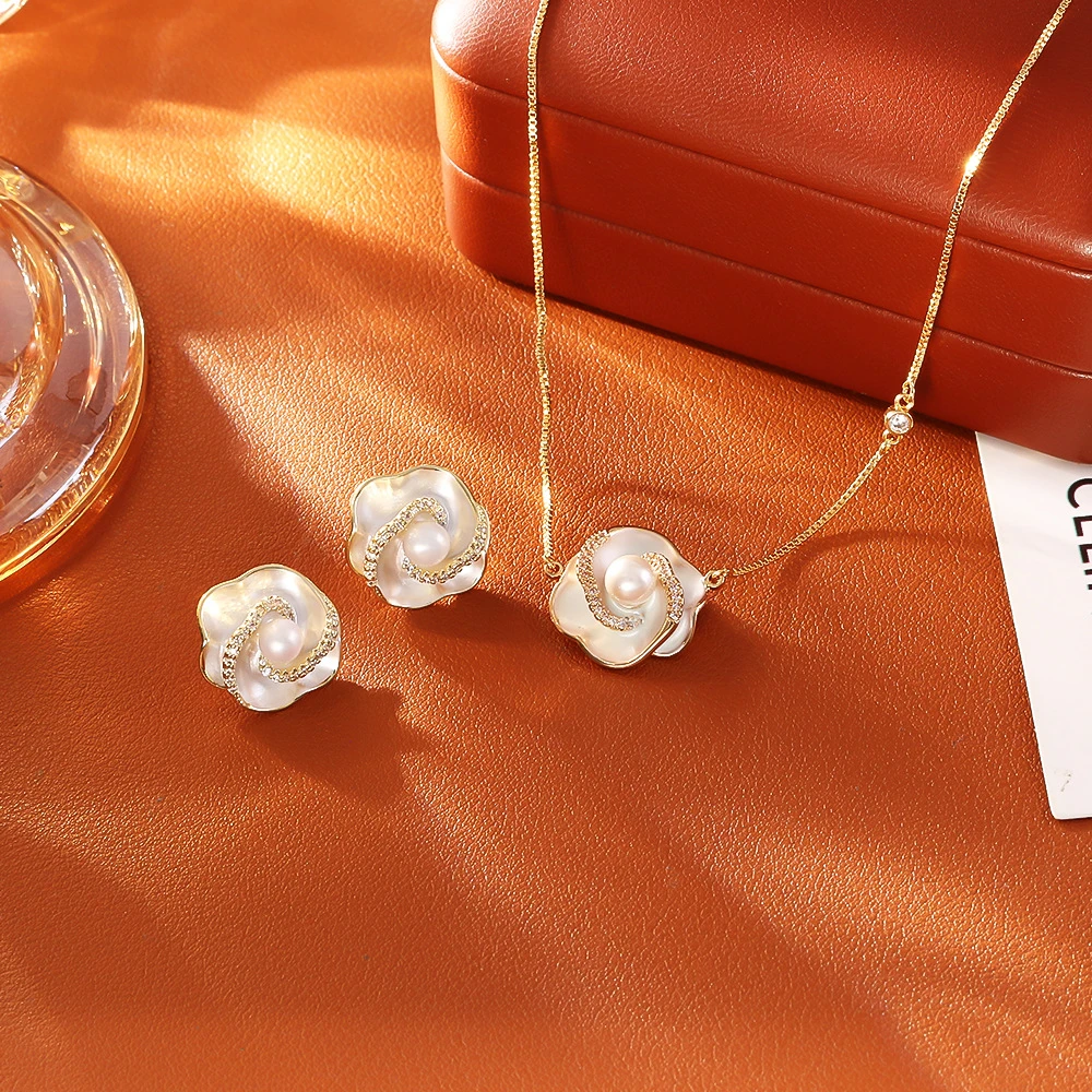 铜陶瓷吊坠 清新甜美山茶花吊坠项链高级感时尚精致百搭锁骨链优