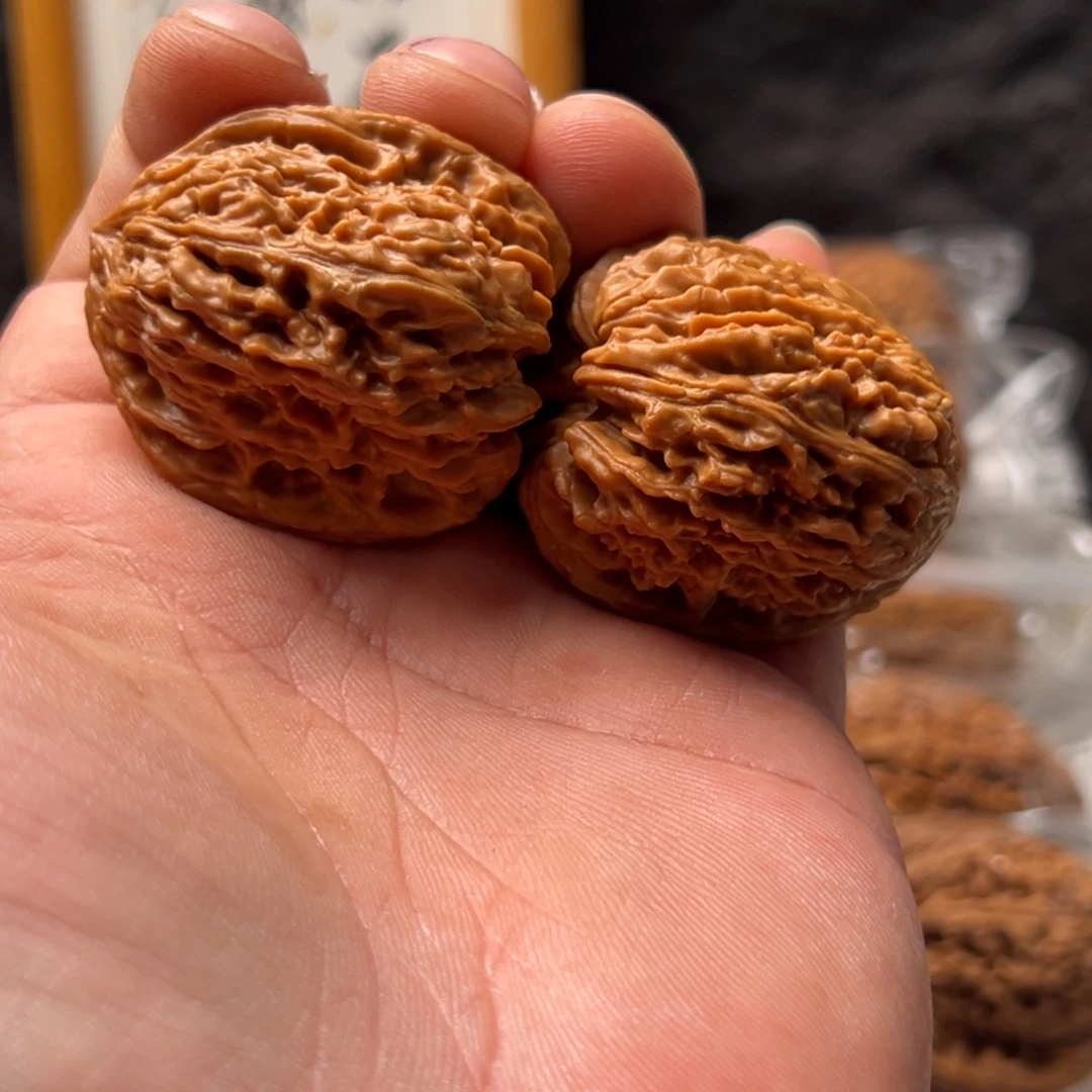 鵬***少把件文玩核桃南疆38黄线