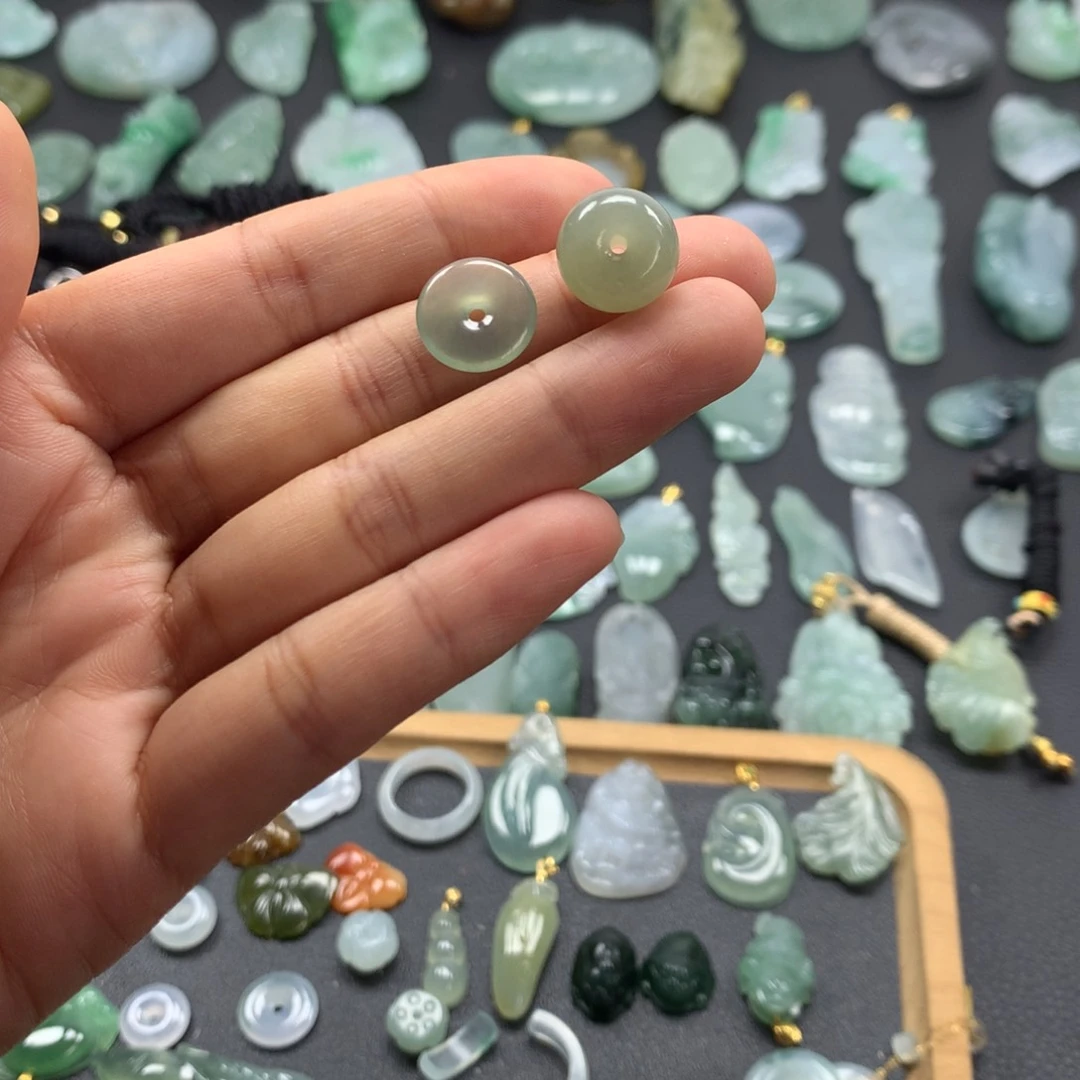 翡翠颈饰未镶嵌ヾ***ﾉ扣子