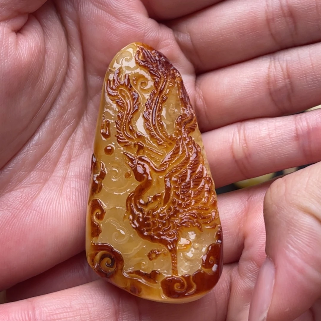琥珀未镶嵌裸石蜜蜡雕刻笑