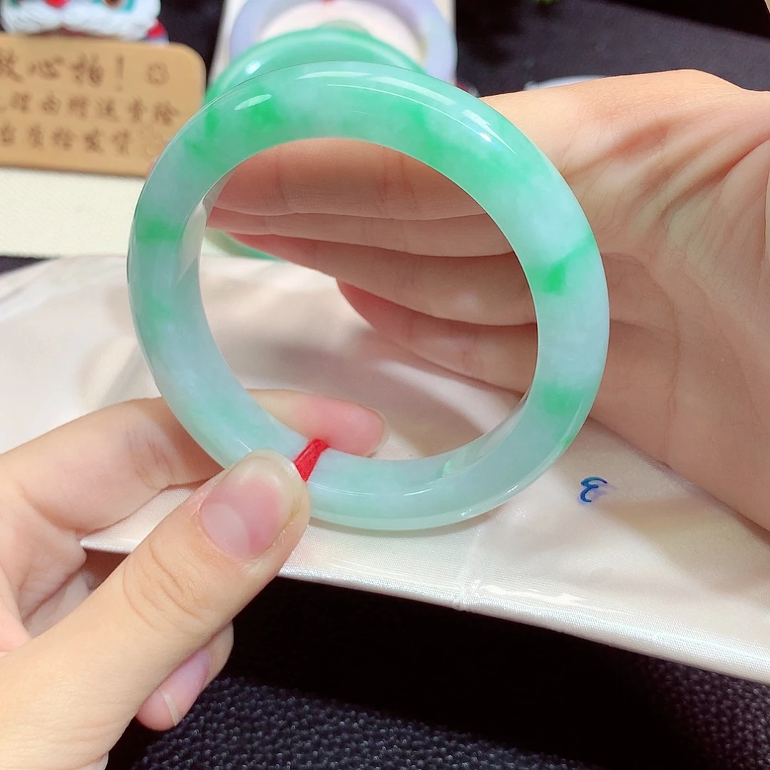 翡翠未镶嵌手镯122203