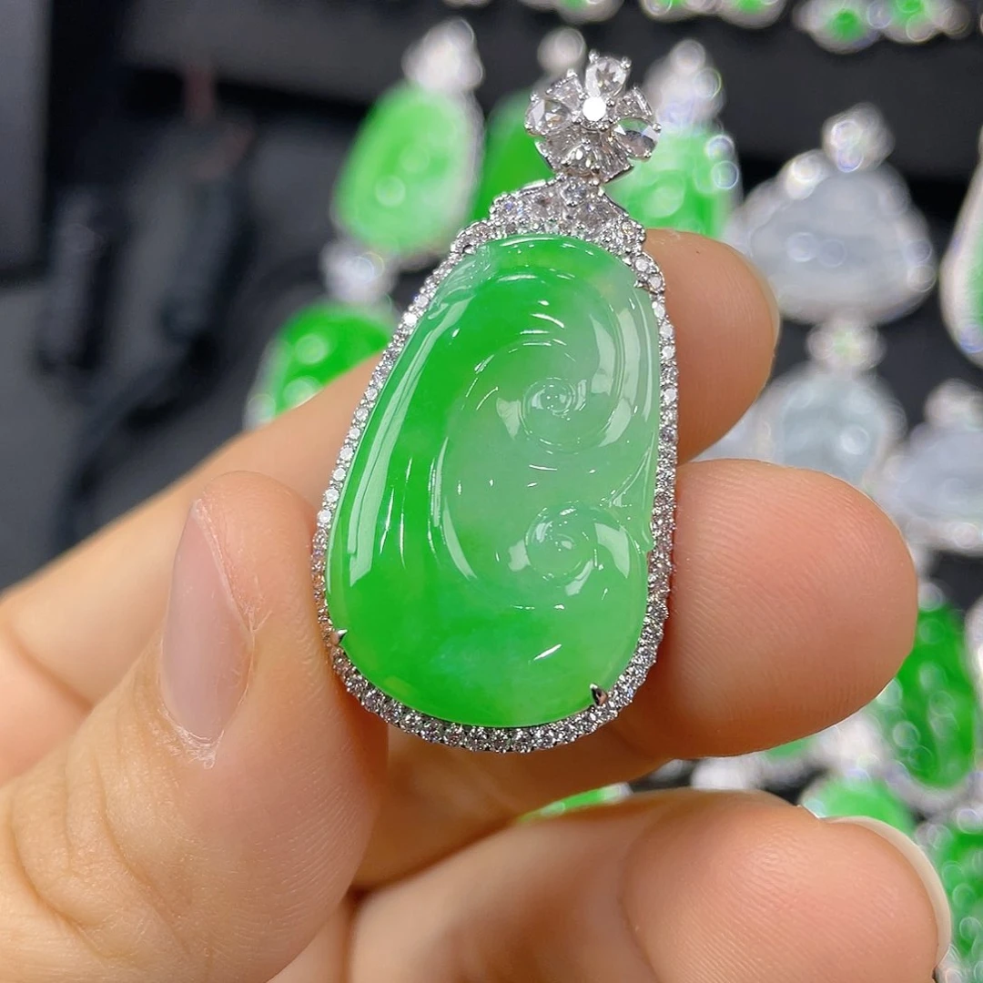 翡翠18K金镶嵌颈饰翡翠如意缅甸天然翡翠A货