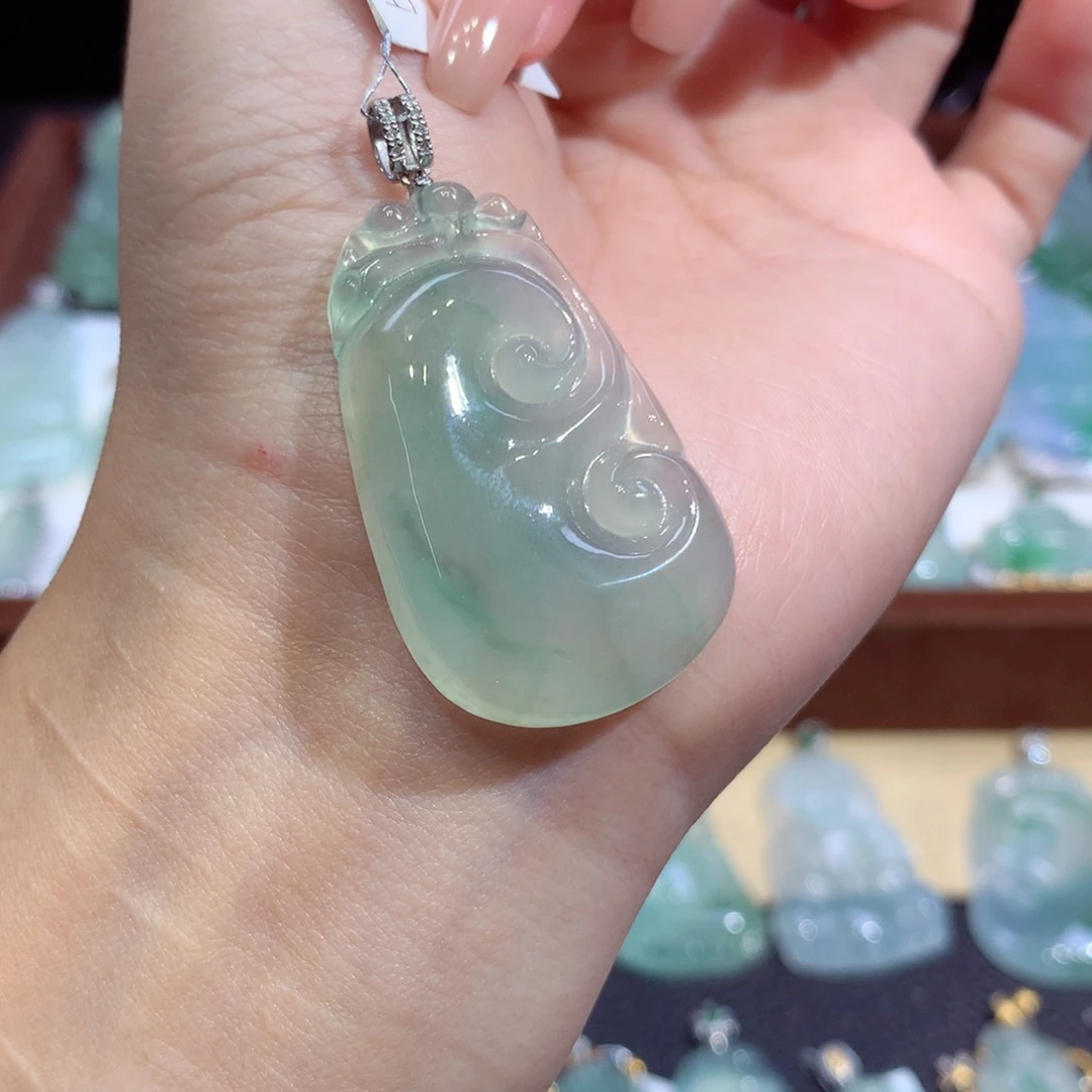 吊坠(不含链)18K金镶嵌翡翠