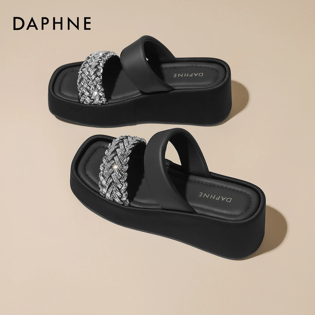 达芙妮百搭软底外穿拖鞋爆款出游女鞋子外穿沙滩鞋休闲软方头拖鞋