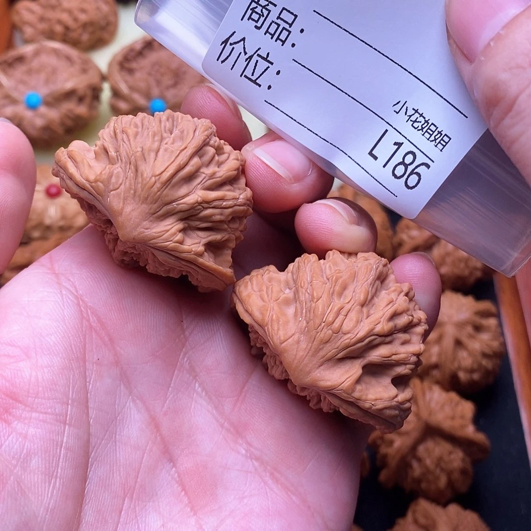 归***時桃核把件40至尊虎聚宝盆