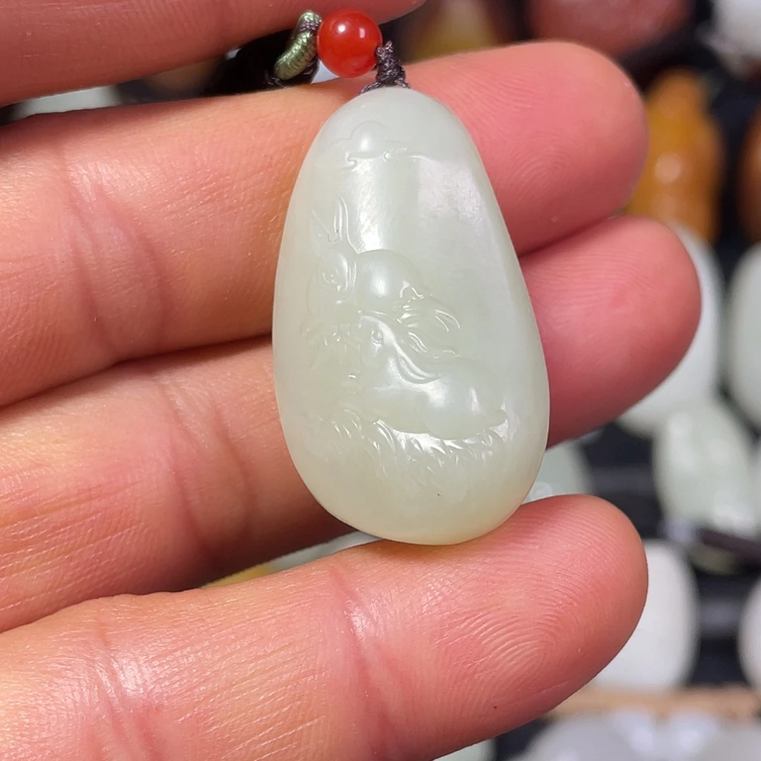 和田玉未镶嵌颈饰吊坠