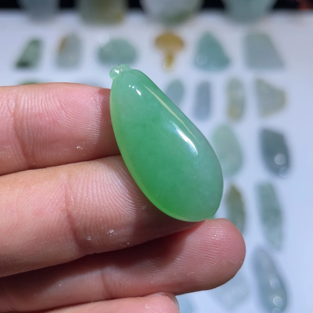 颈饰未镶嵌翡翠福瓜