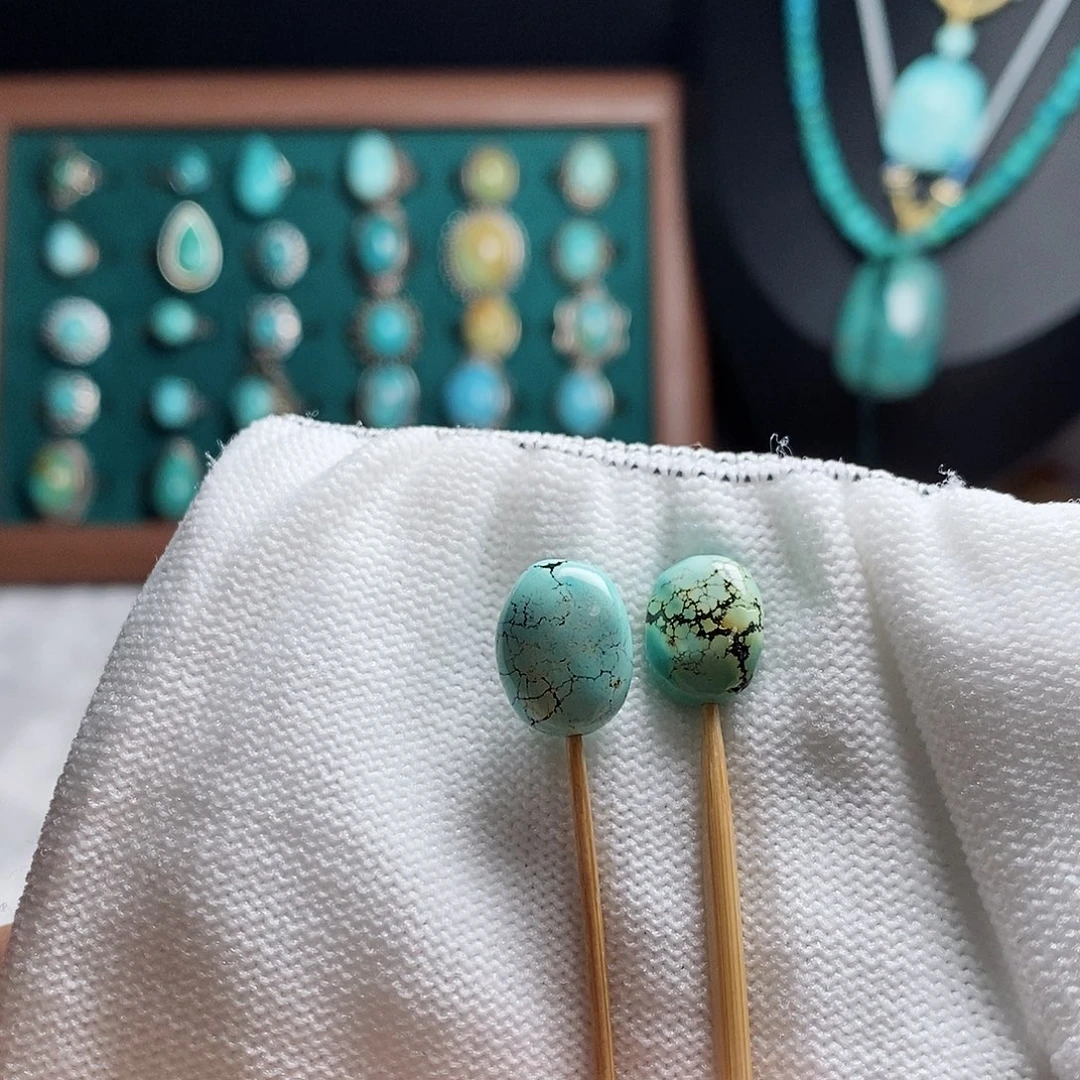 绿松石未镶嵌颈饰