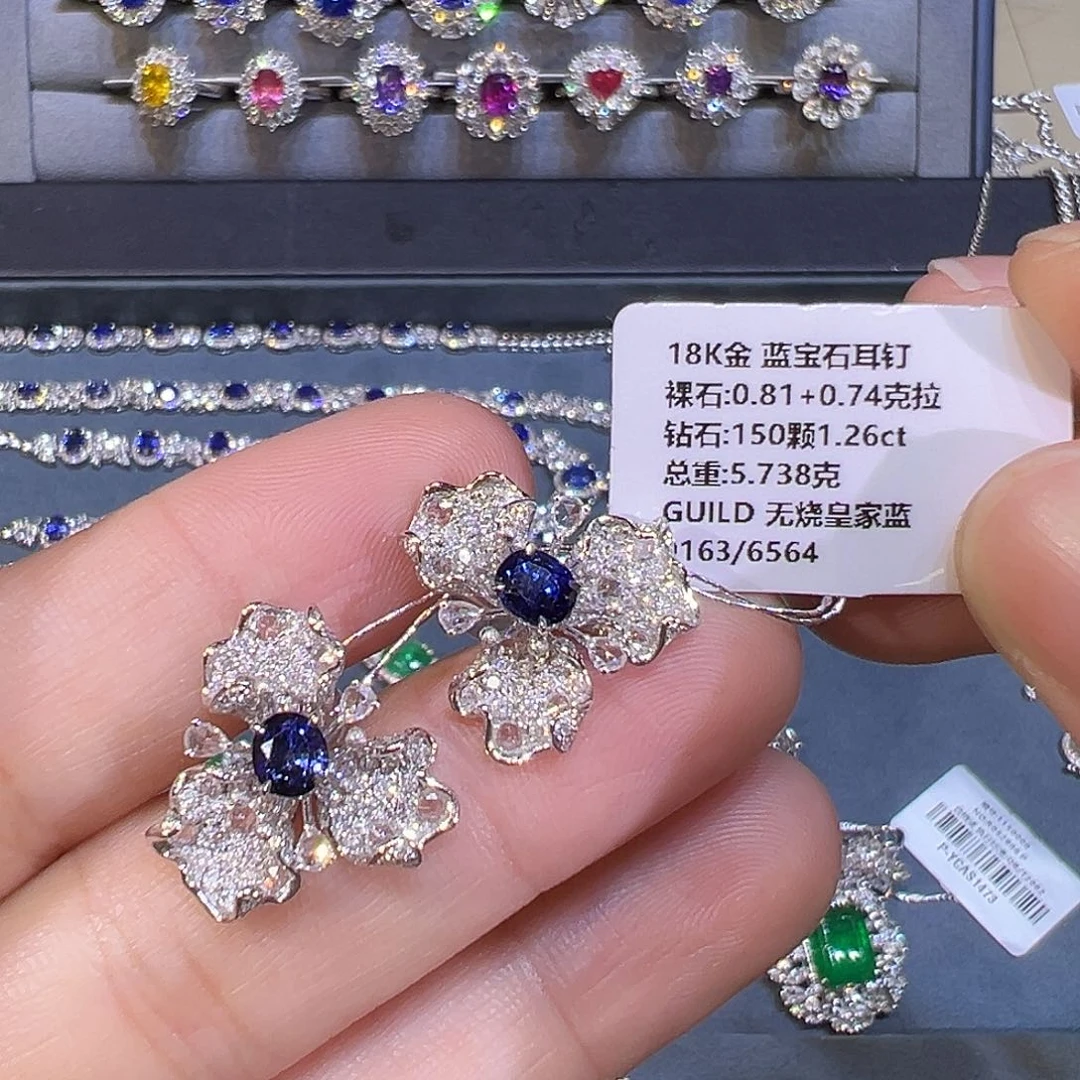 蓝宝石耳钉18K金镶嵌