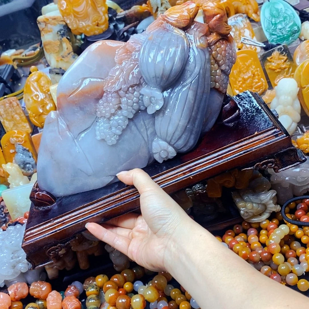 未镶嵌石英质玉（黄龙玉）颈饰