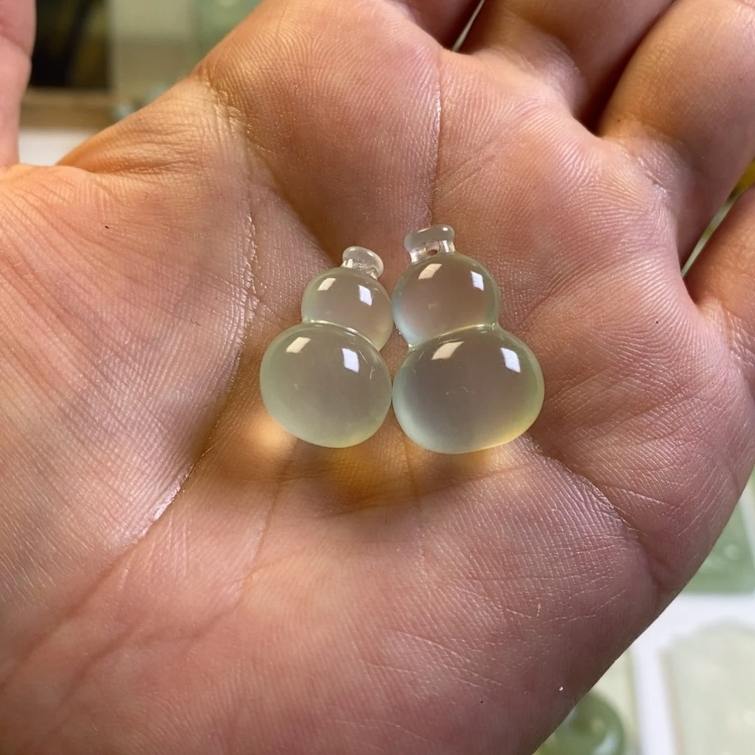 南***南蛇纹石玉未镶嵌颈饰