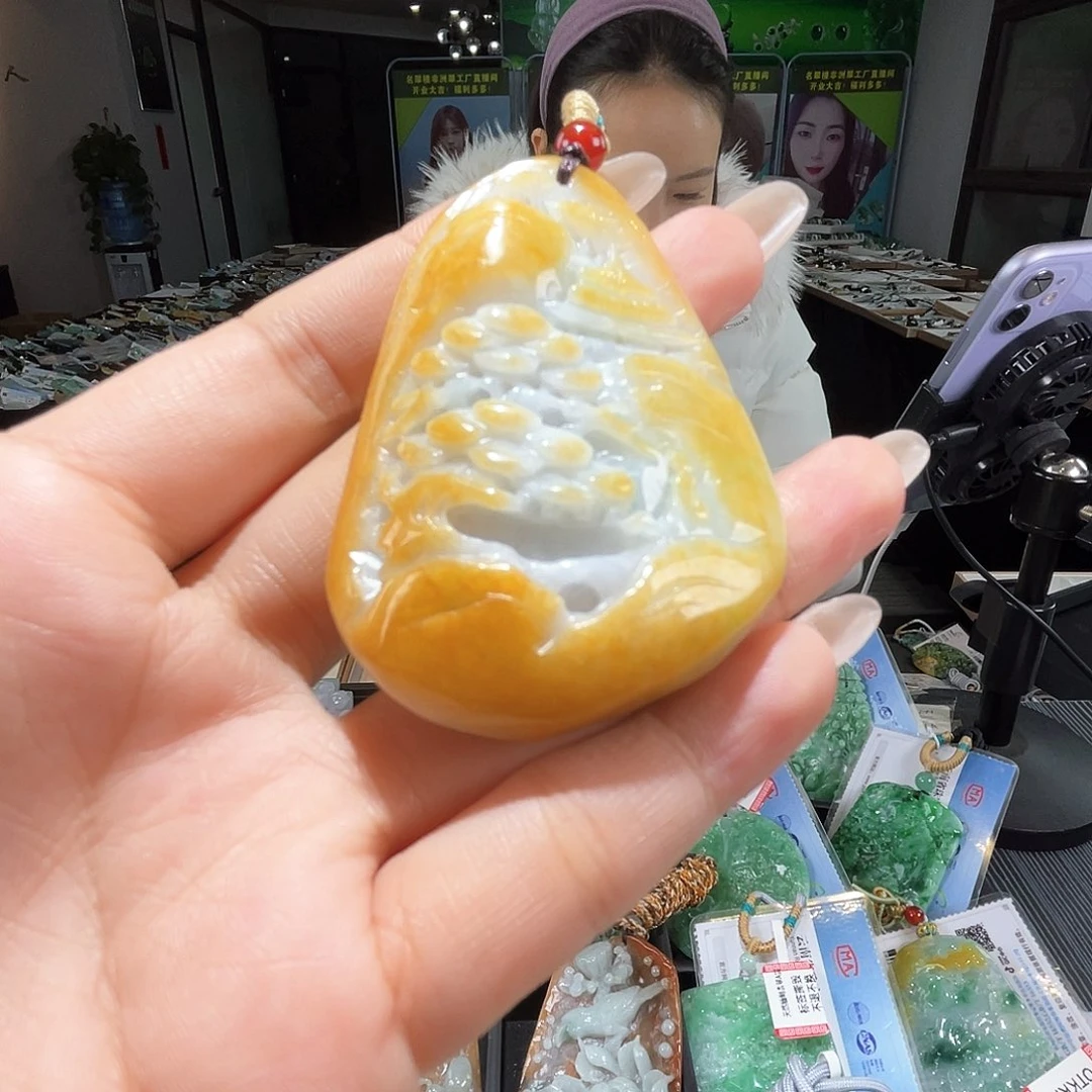 颈饰未镶嵌翡翠一