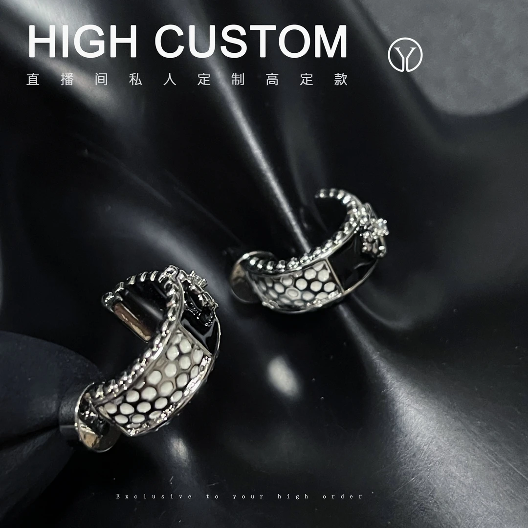 铜合金耳饰 345 十字架黑银色C形耳钉