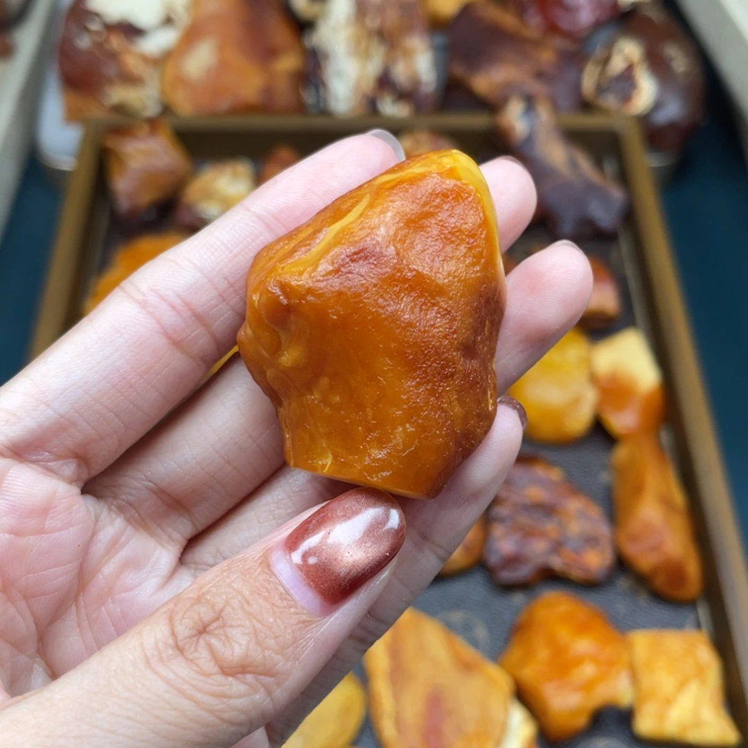 琥珀未镶嵌珠宝奇石
