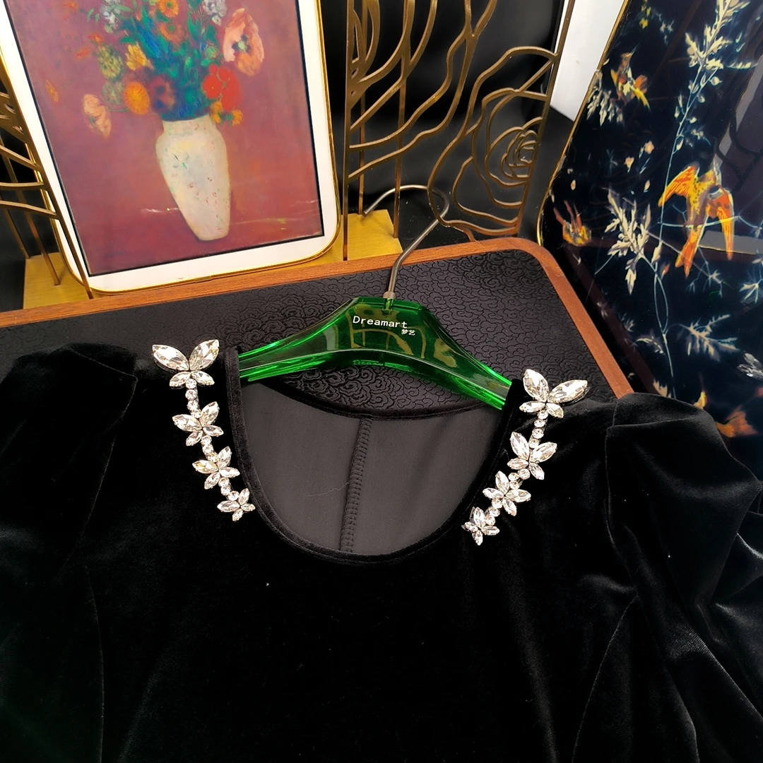 白色水钻蝴蝶排成行别针款AZ954短款