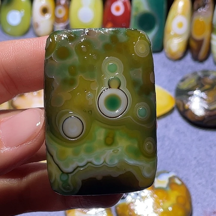 玛瑙/玉髓未镶嵌珠宝奇石