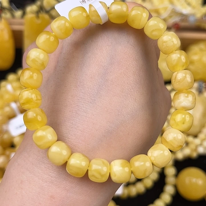 琥珀未镶嵌颈饰琥珀，多样性发其一