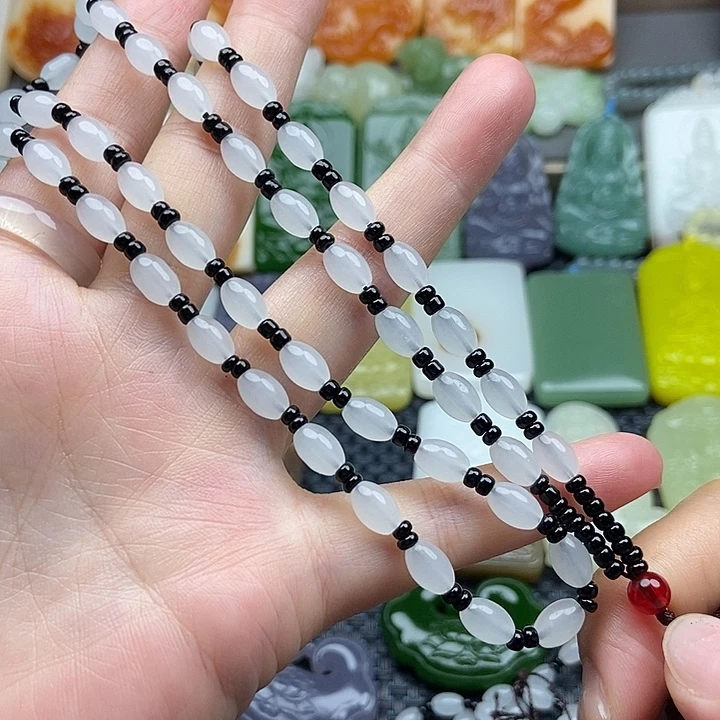 石英岩玉合金颈饰