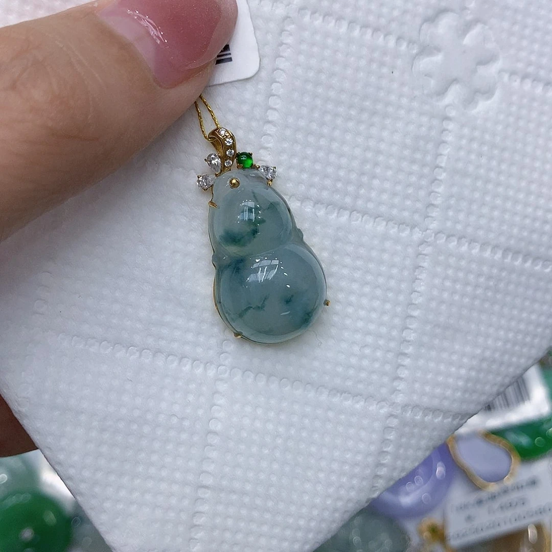 翡翠18K金镶嵌颈饰1111111