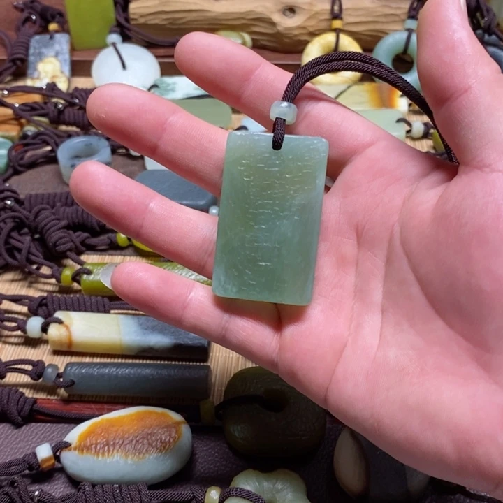 蛇纹石玉挂件未镶嵌虚*.