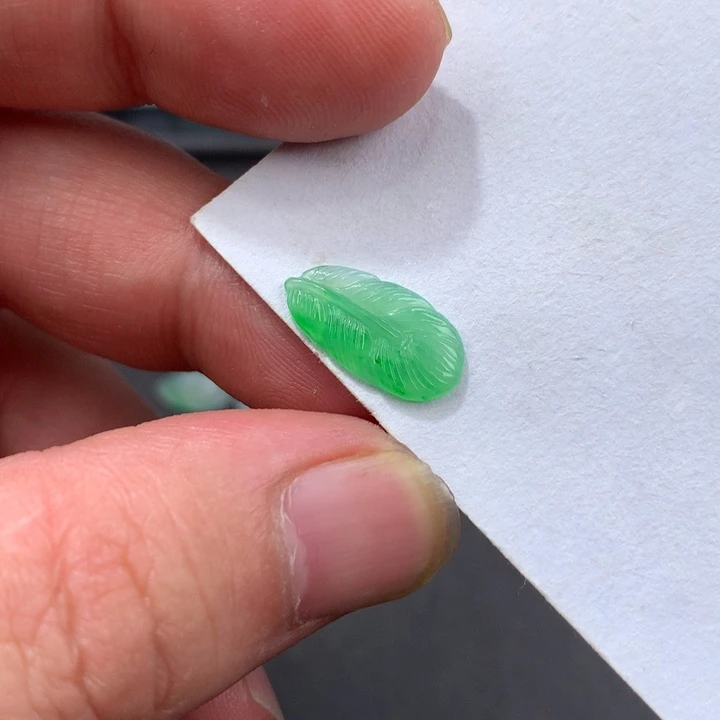 定制翡翠未镶嵌材料定制