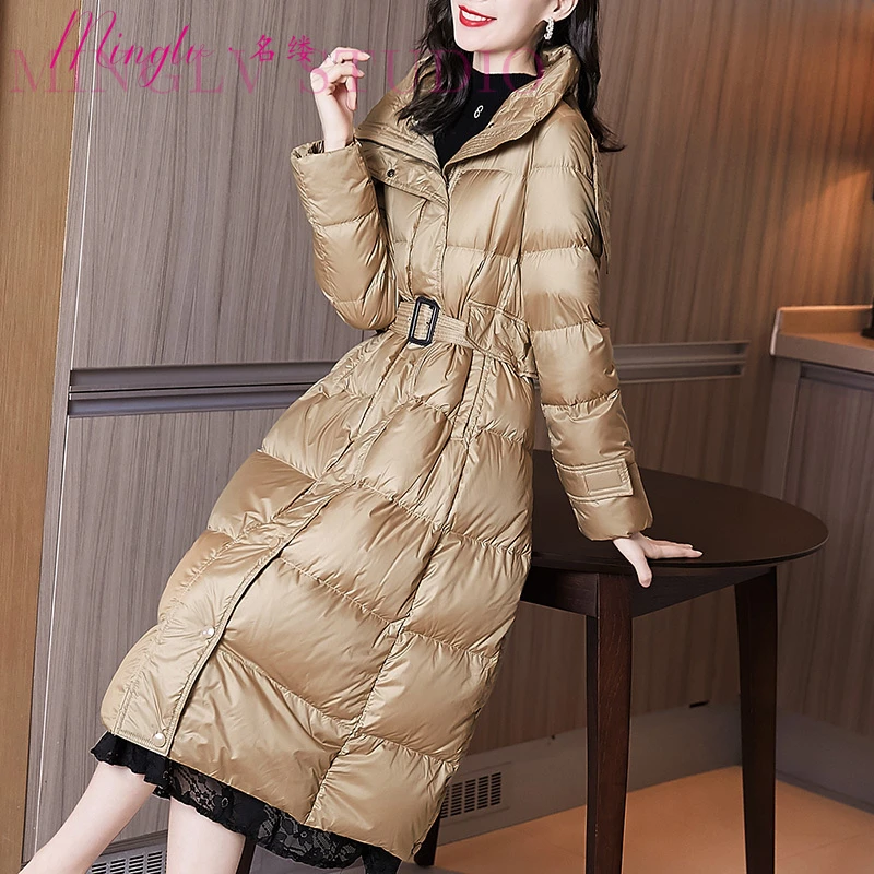 名缕2025冬装新款潮牌过膝中长款修身连帽高品质面包羽绒服外套女