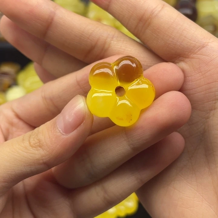 琥珀未镶嵌裸石天然琥珀蜜蜡